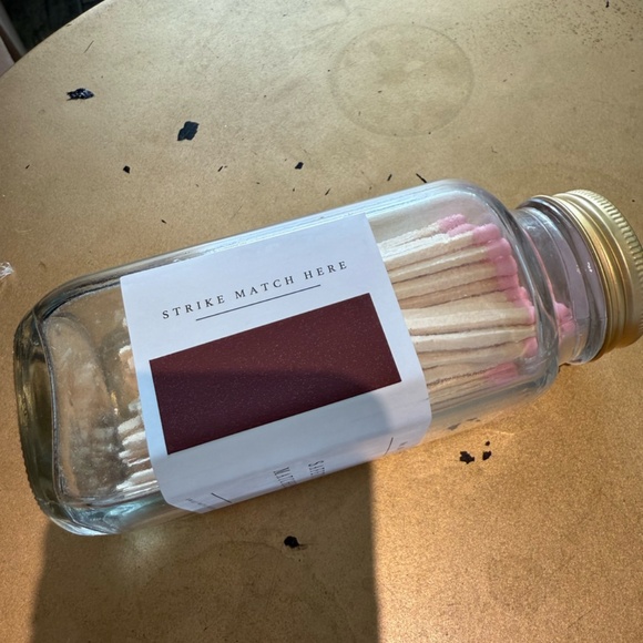 PINK SAFETY MATCHES - Picture 2 of 4